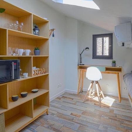 Studio Sous Les Toits Tres Bien Place Et Climatise Montpellier Dış mekan fotoğraf