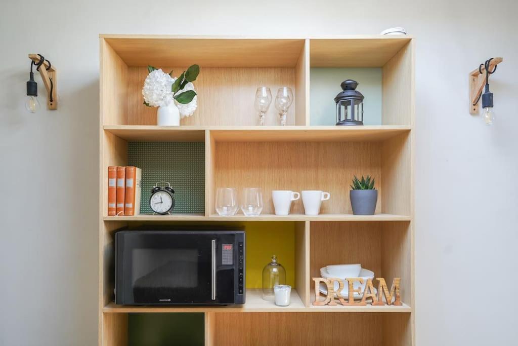 Studio Sous Les Toits Tres Bien Place Et Climatise Montpellier Dış mekan fotoğraf