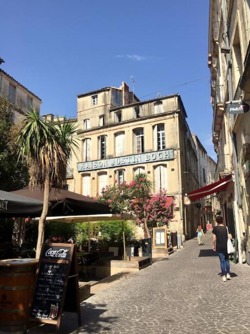 Studio Sous Les Toits Tres Bien Place Et Climatise Montpellier Dış mekan fotoğraf