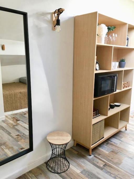 Studio Sous Les Toits Tres Bien Place Et Climatise Montpellier Dış mekan fotoğraf