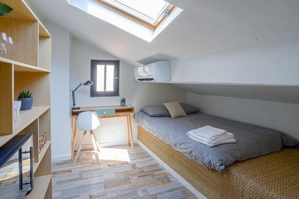 Studio Sous Les Toits Tres Bien Place Et Climatise Montpellier Dış mekan fotoğraf